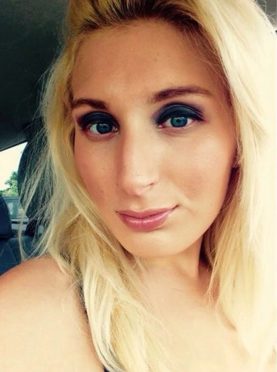 laura loomer instagram pic before her nose job