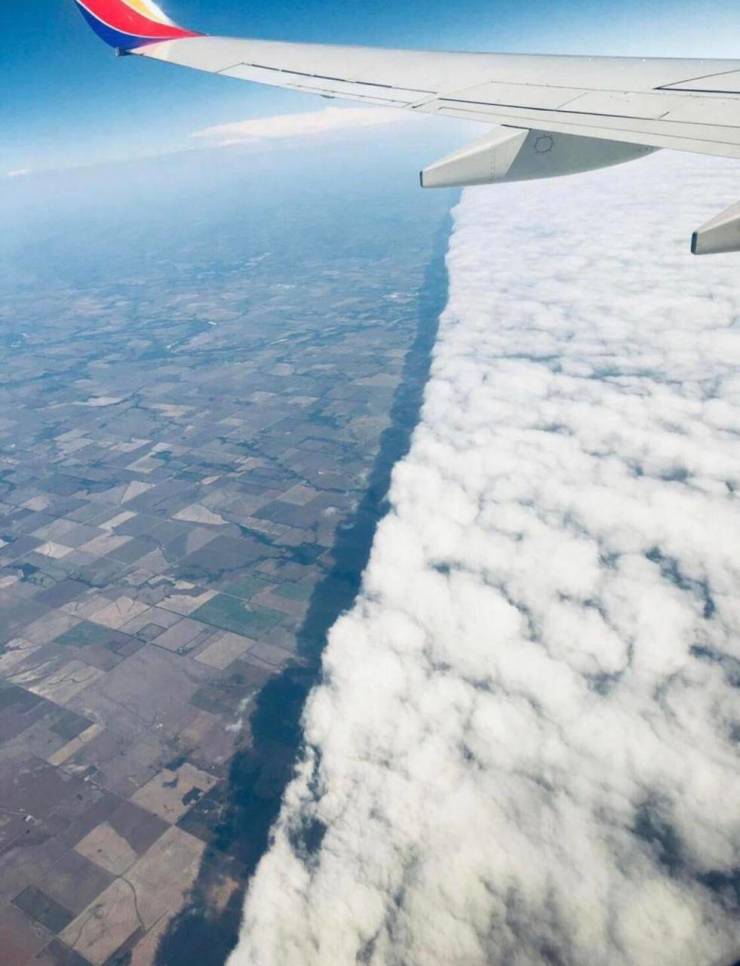 funny pics - cold front looks like