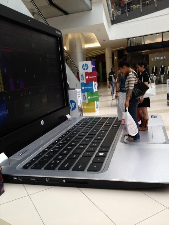 random pics - giant laptop - Tiger hp "He Tuit Ip kbeat .