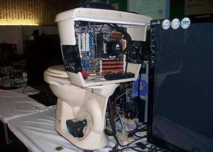 building a computer gaming setup out of a toilet