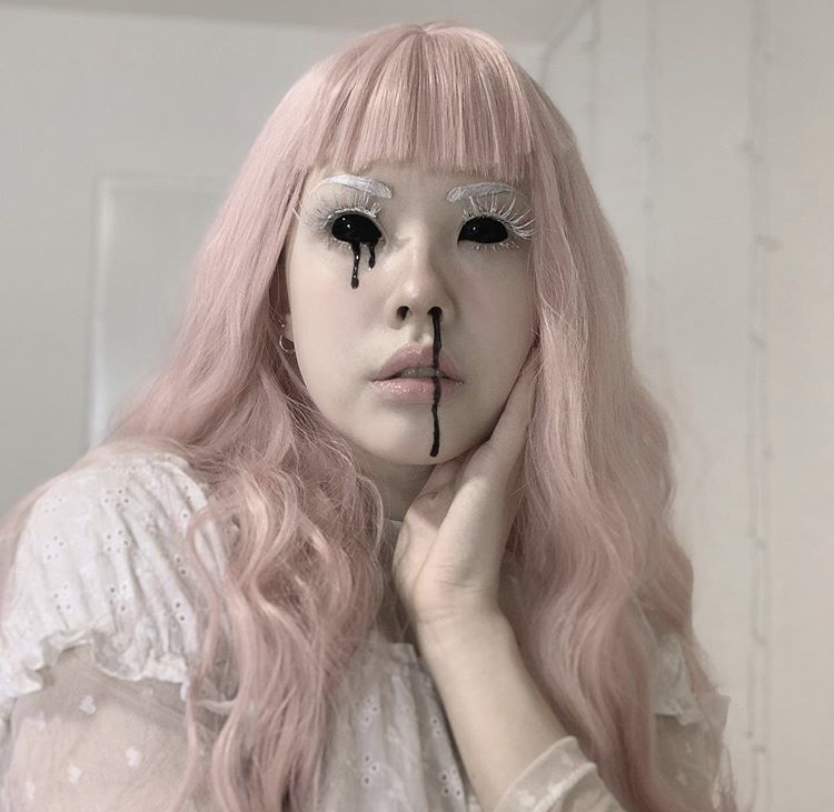scary pictures- makeup-  wig