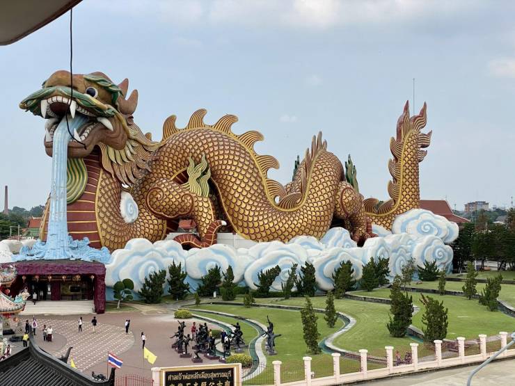 random pics - dragon museum suphanburi