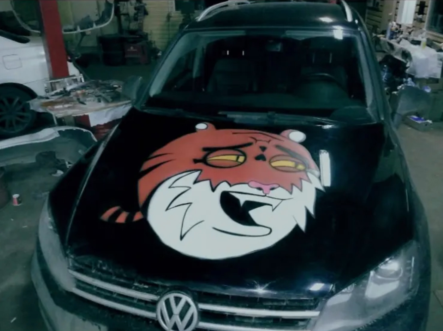 funny airbrushed cars - cartoon animal