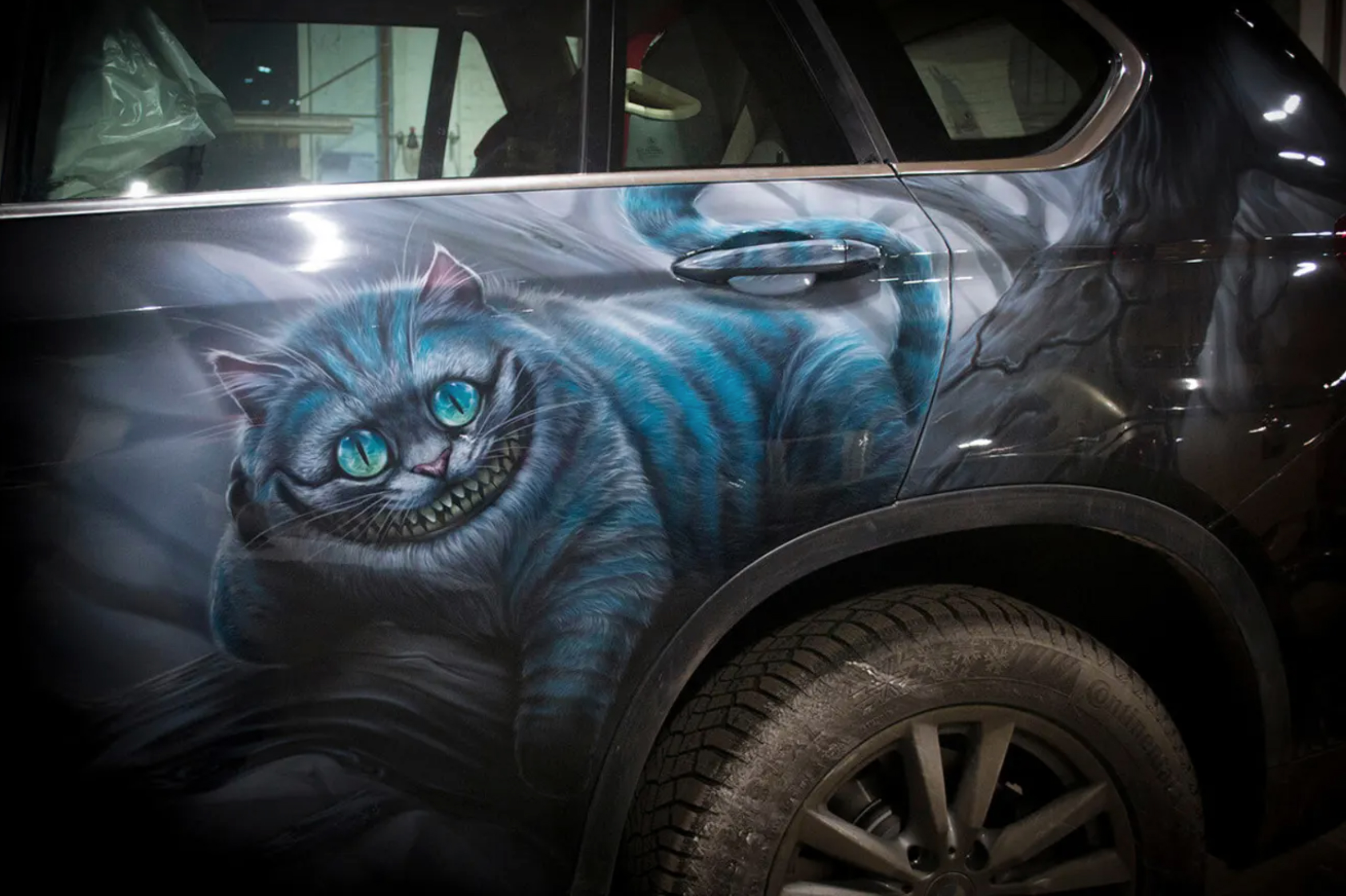 funny airbrushed cars - alice in wonderland cheshire cat