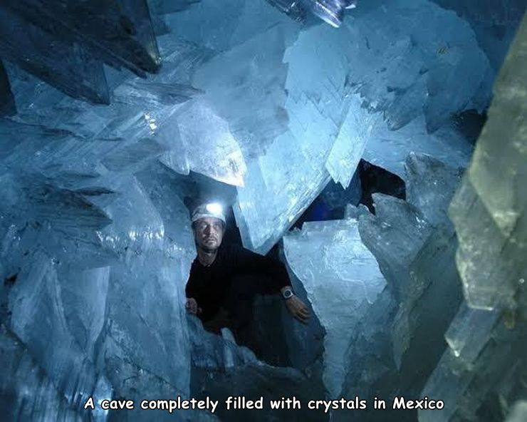 cool random pics - natural crystal cave - A cave completely filled with crystals in Mexico
