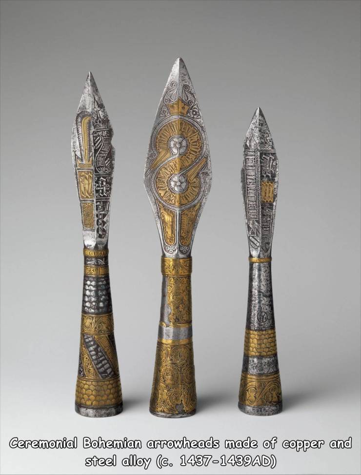 funny random pics - ottoman arrowheads - Ceremonial Bohemian arrowheads made of copper and steel alloy c. 14371439AD
