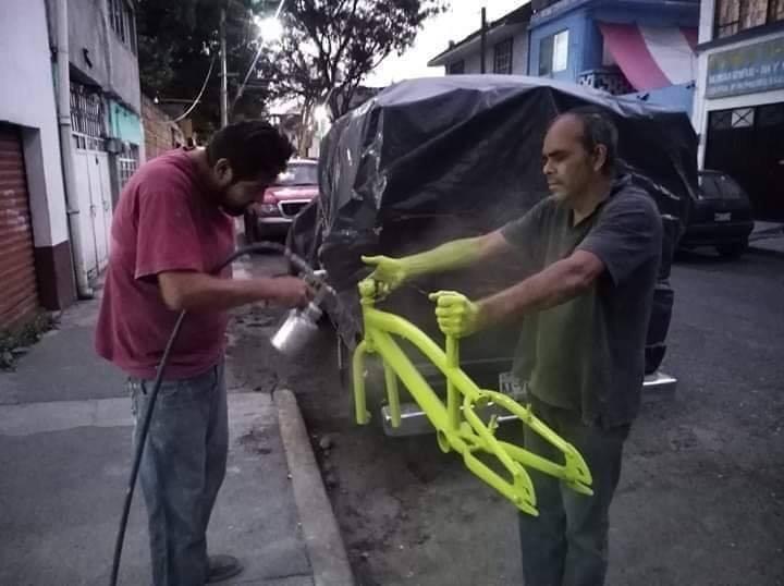 funny safety workplace fails - spray painting bike meme
