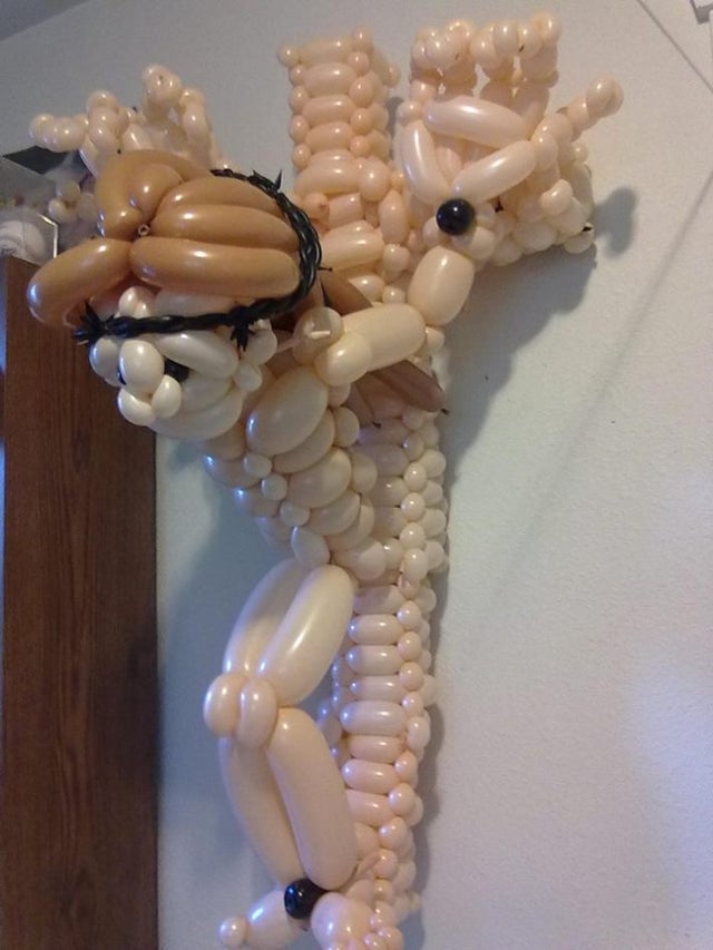 wtf pics - jesus christ crucifixion made from balloons