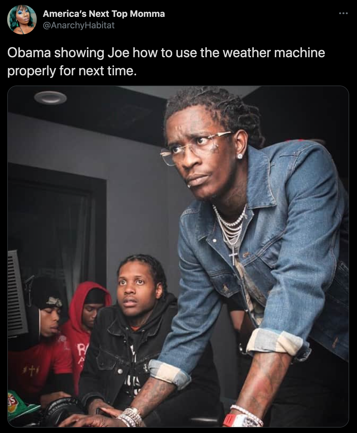 funny jokes - rapper meme template - Obama showing Joe how to use the weather machine properly for next time.