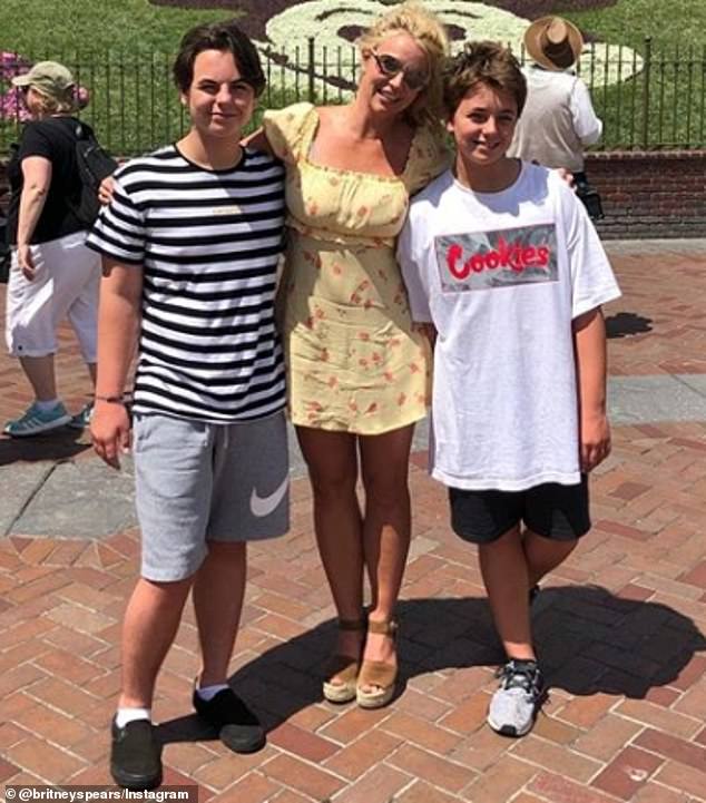 7 Reasons Why Britney Spears May Be the Chillest Mom Ever