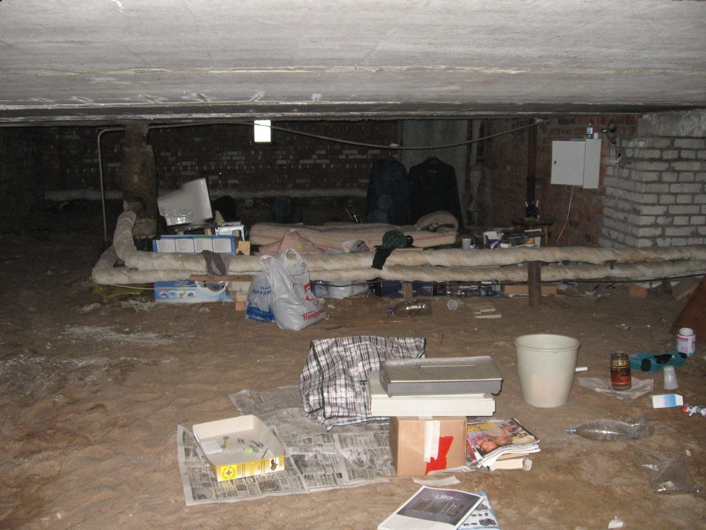 sad and disgusting gamer rigs - most disgusting basement - G how