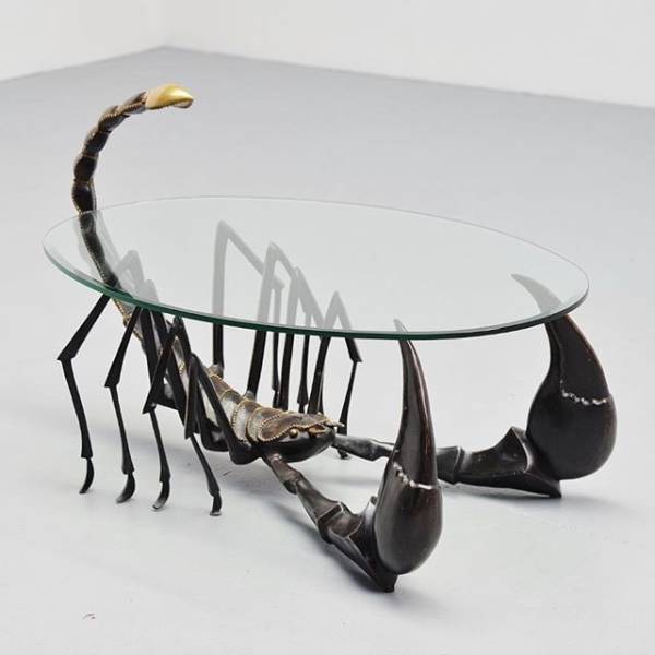 cool pics and random photos - scorpion table