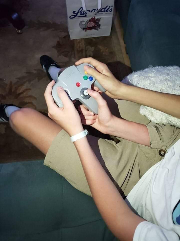 funny gaming memes -  hold n64 controller
