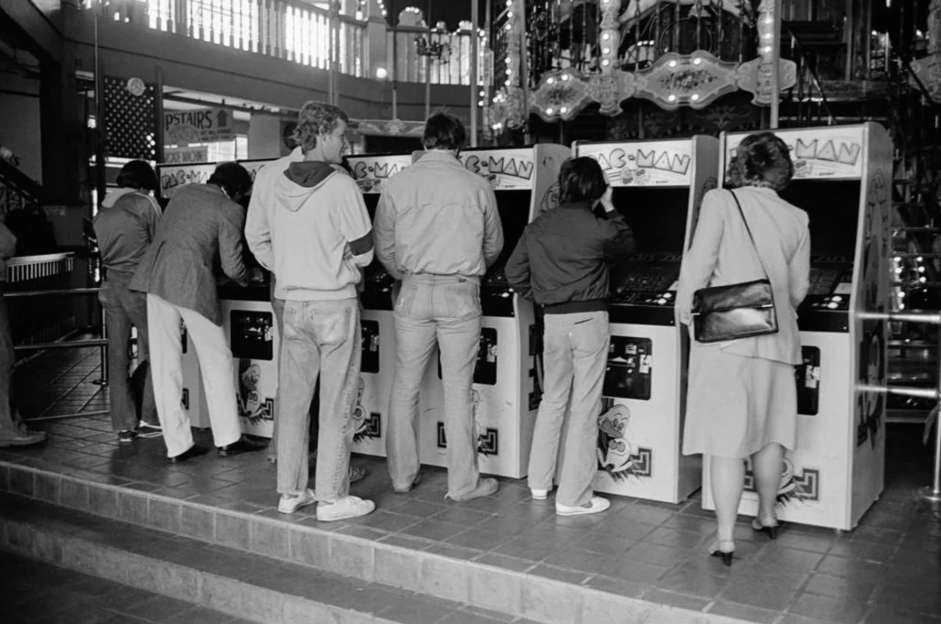 vintage pics from arcades in the 80s --   this is what the world looked like from inside an arcade