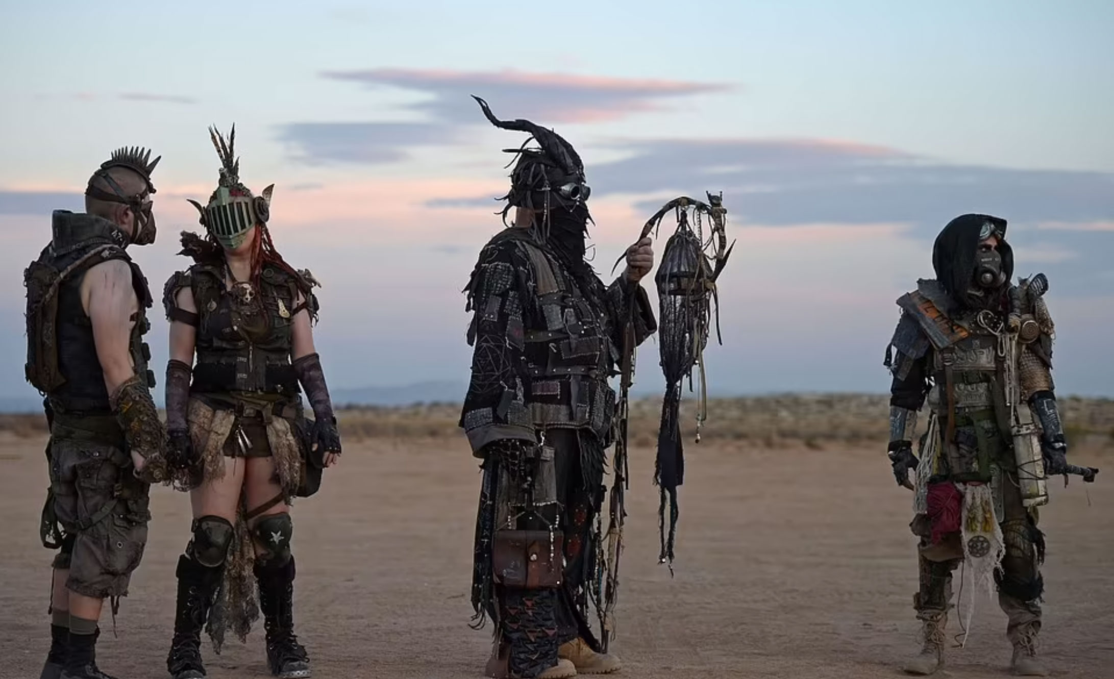 Mad Max Cosplayers Take Over Mojave Desert for Wasteland Weekend - Wow ...