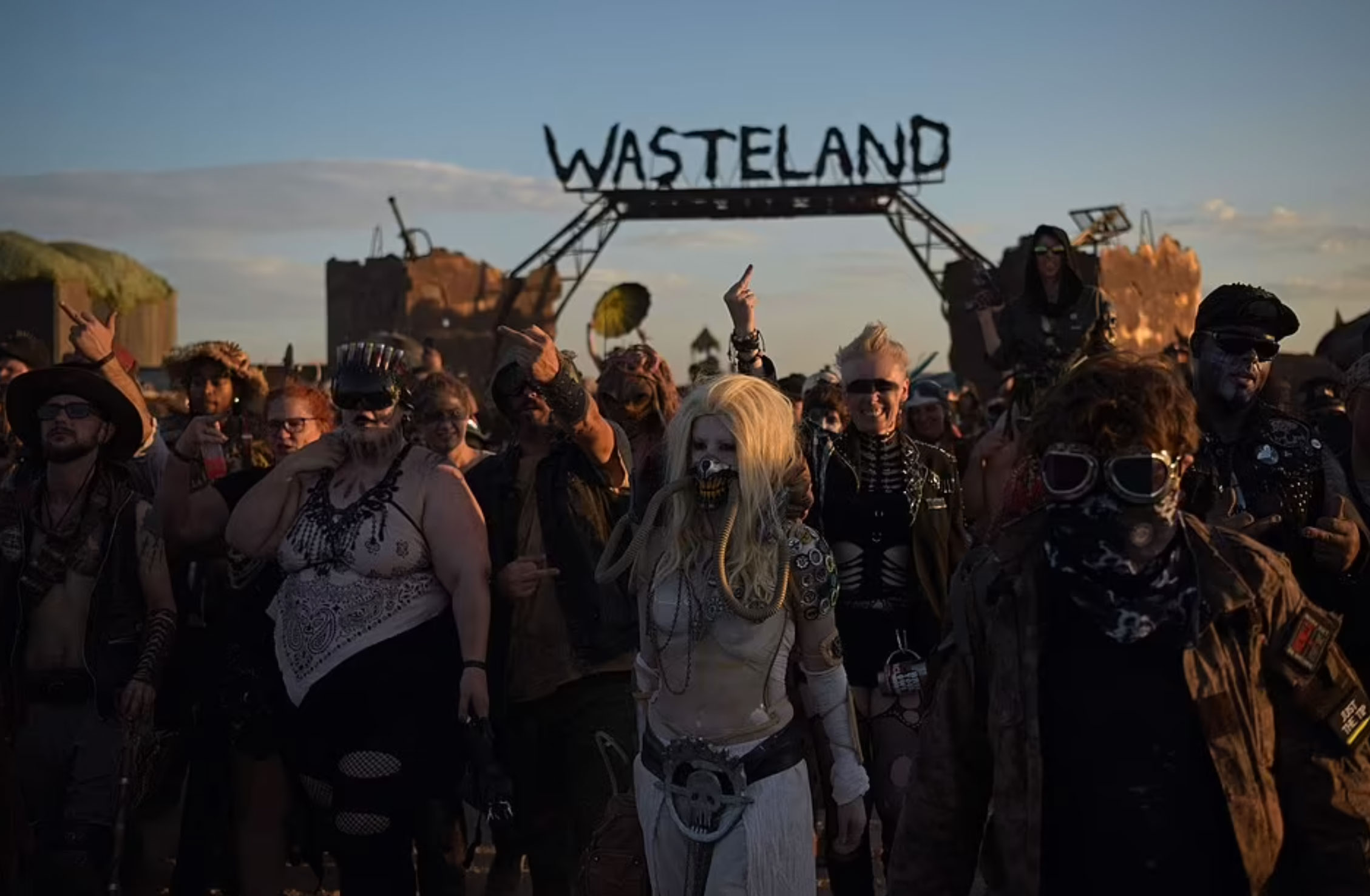 pictures from wasteland weekend - crowd - Wasteland or Isot Tett