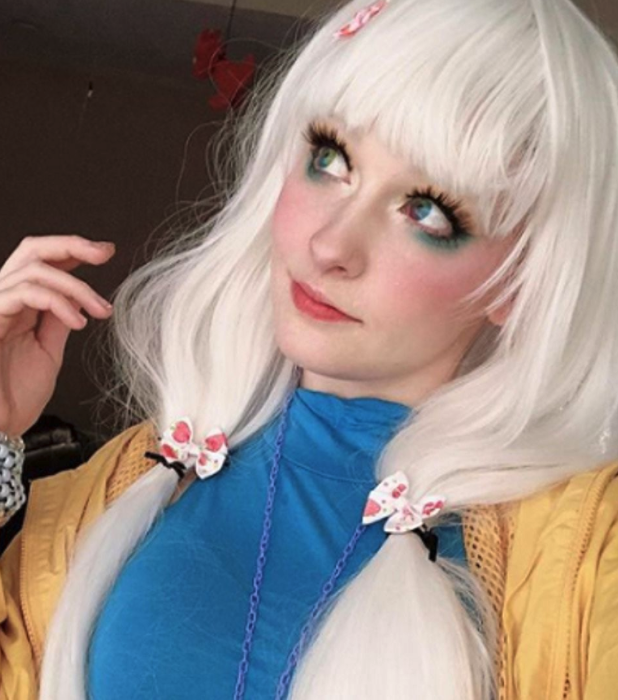 Yandere Freak Manslaughter - teen with blonde wig and blue top