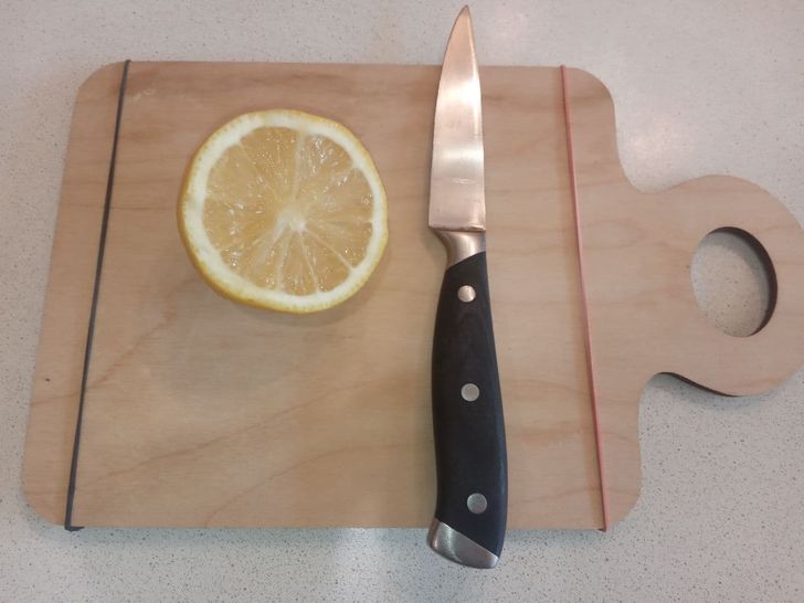 Use rubber bands to keep a cutting board from sliding around.