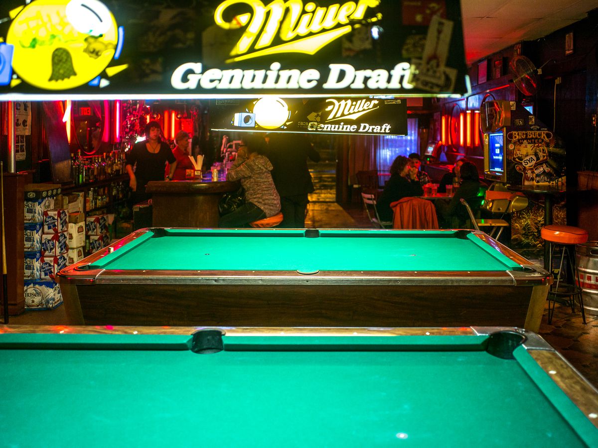 Dive Bar Kids - billiard table - Mine G Genuine Draft The Miller Cenuine Draft Cbig Buicks Hanter 11 12 Sya Sch Busch