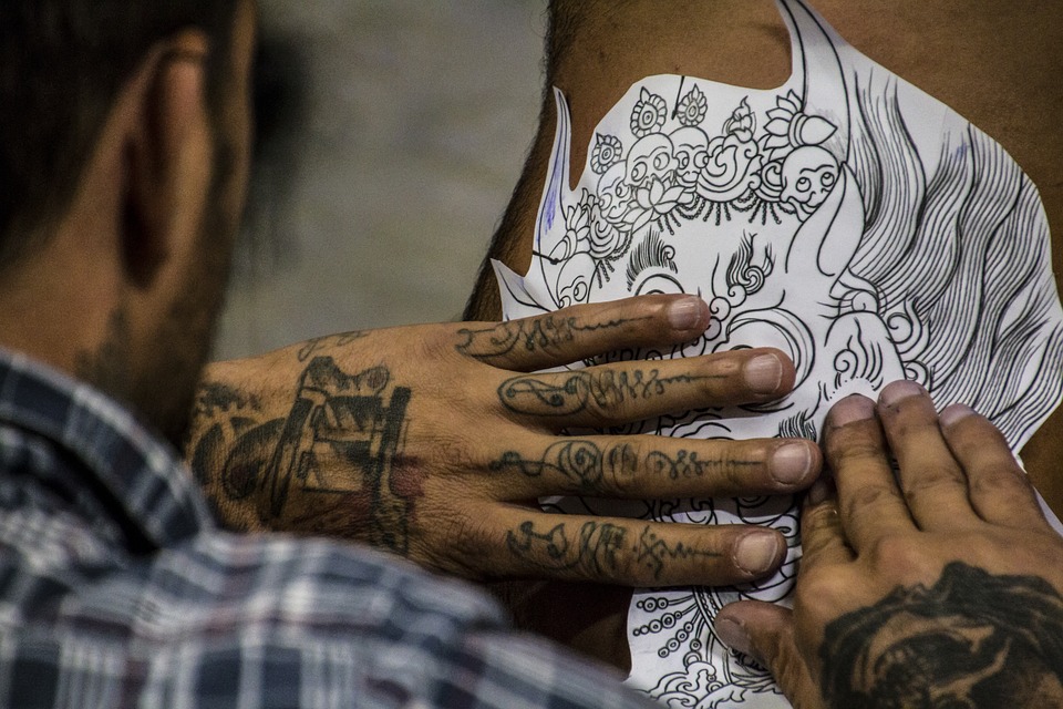 worst tattoos - tattoo fails - much do tattoo artists make