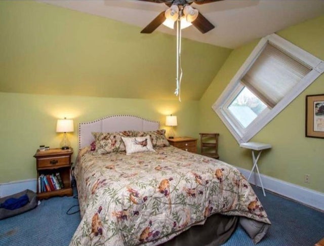 zillow - funny real estate listings - bedroom
