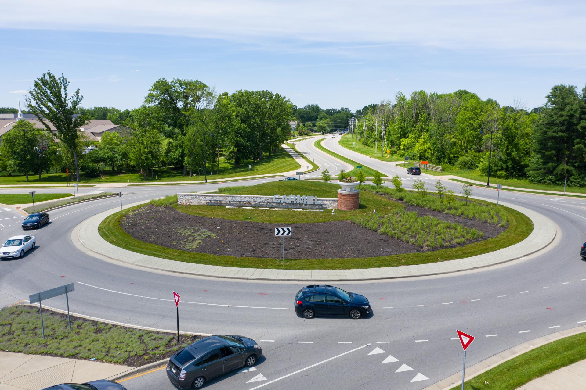 Today I Learned - TIL when a city had replaced all their intersections with roundabouts, construction costs dropped $125,000, fuel savings reached 24k gallons/year per roundabout and injury accidents dropped 80%.