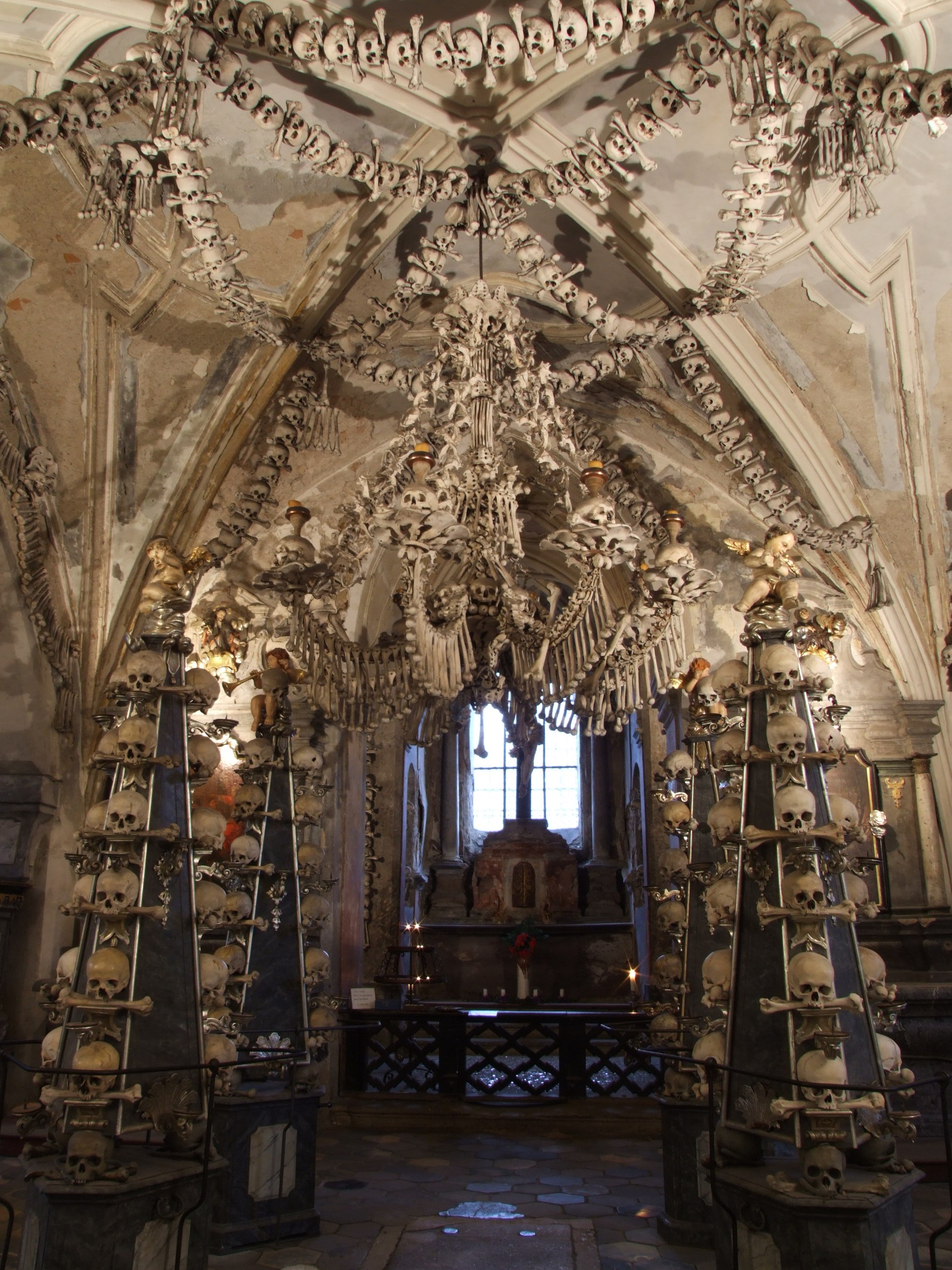 Disturbing Facts - sedlec ossuary