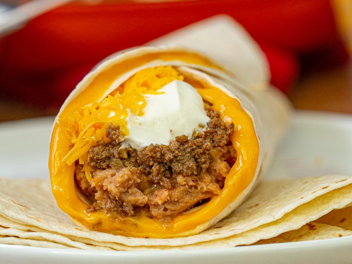 food to fornicate with - beefy 5 layer burrito recipe