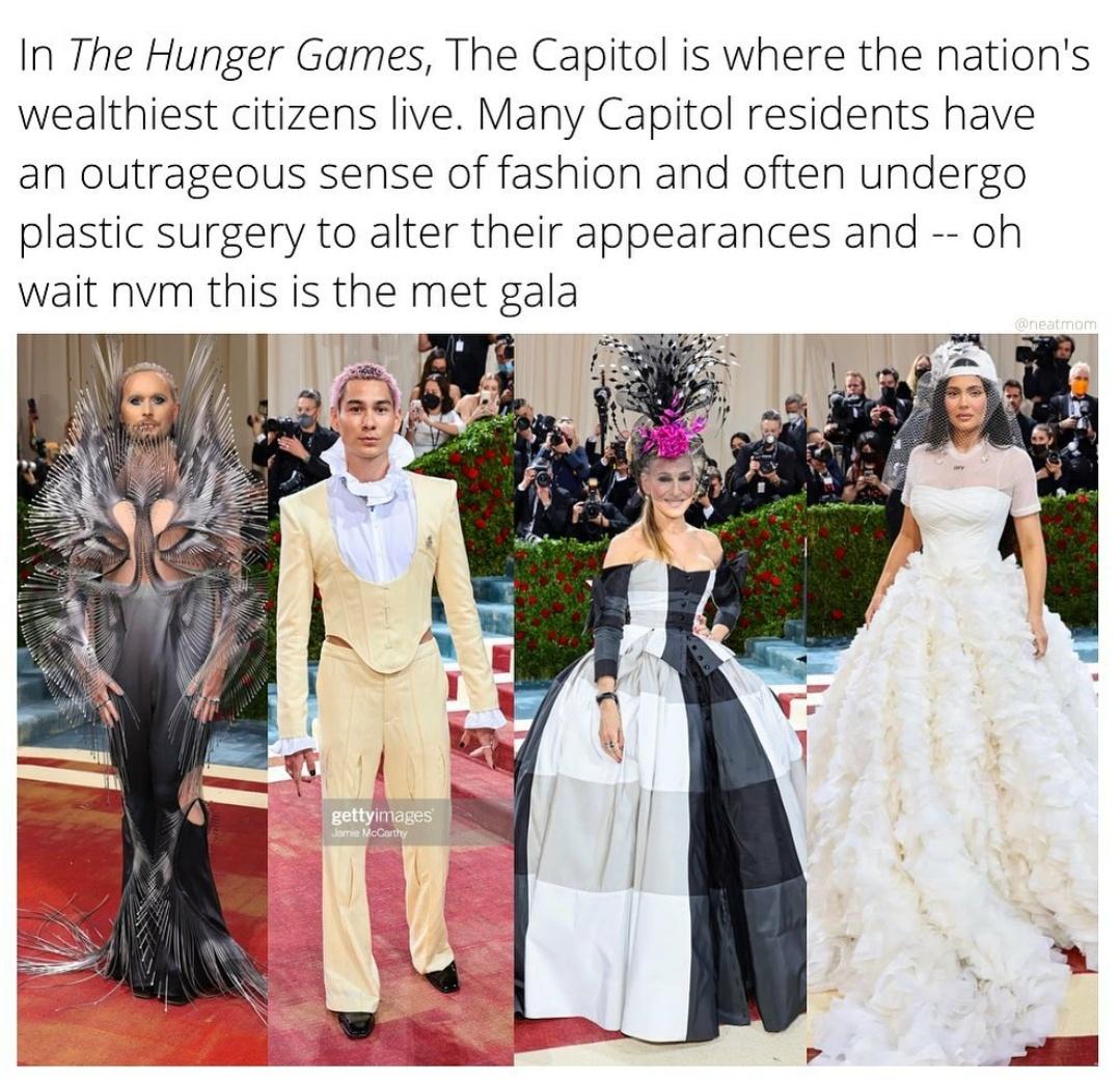 monday morning randomness - gown - In The Hunger Games, The Capitol is where the nation's wealthiest citizens live. Many Capitol residents have an outrageous sense of fashion and often undergo plastic surgery to alter their appearances and oh wait nvm thi