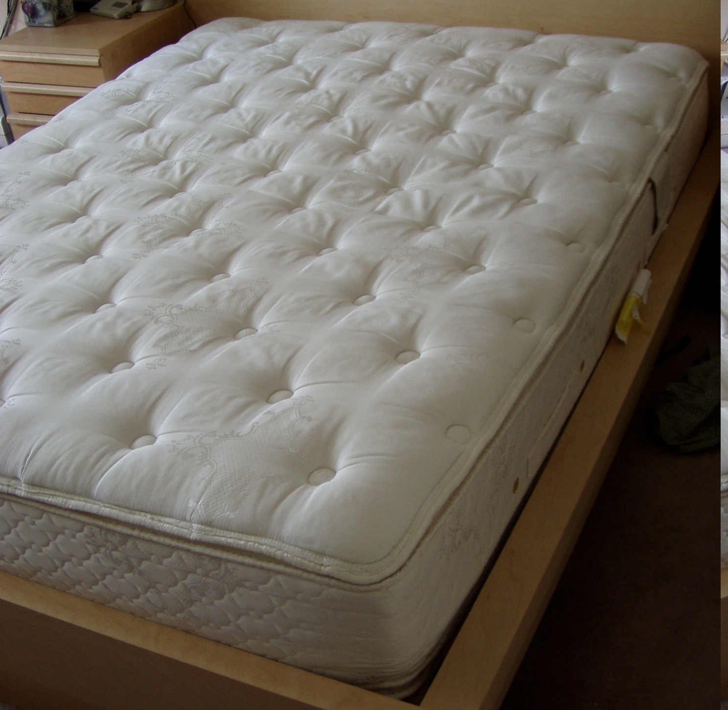 How People Learned Their SO Was Cheating On Them - pillow top mattress