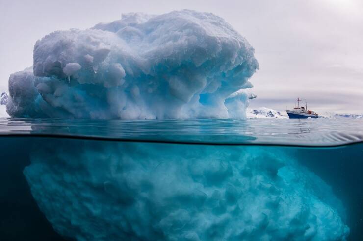 cool random pics - under an iceberg
