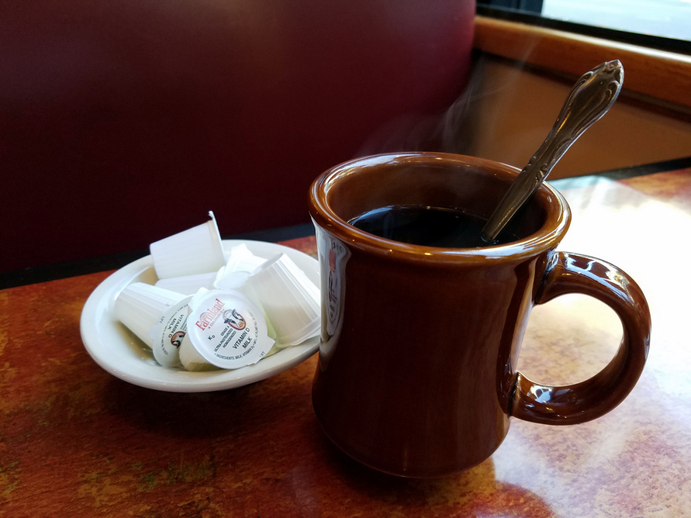 Foreigners Confess Their Favorite American Foods - coffee in diner