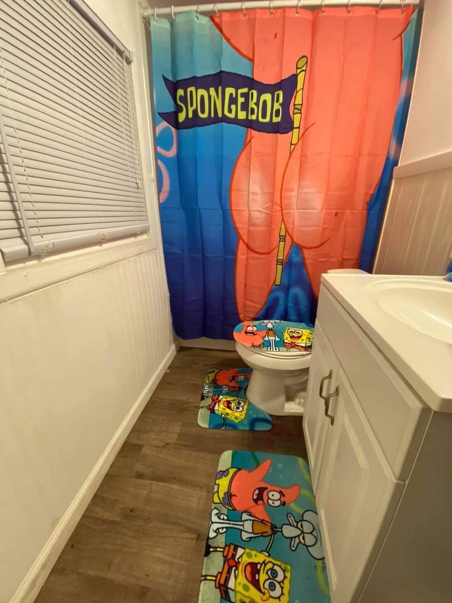Oddly Terrifying Toilets - room - Spongebob 20
