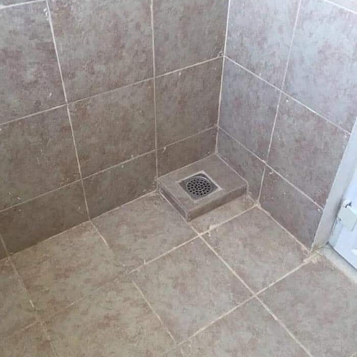 people with no common sense - bathroom drain fail