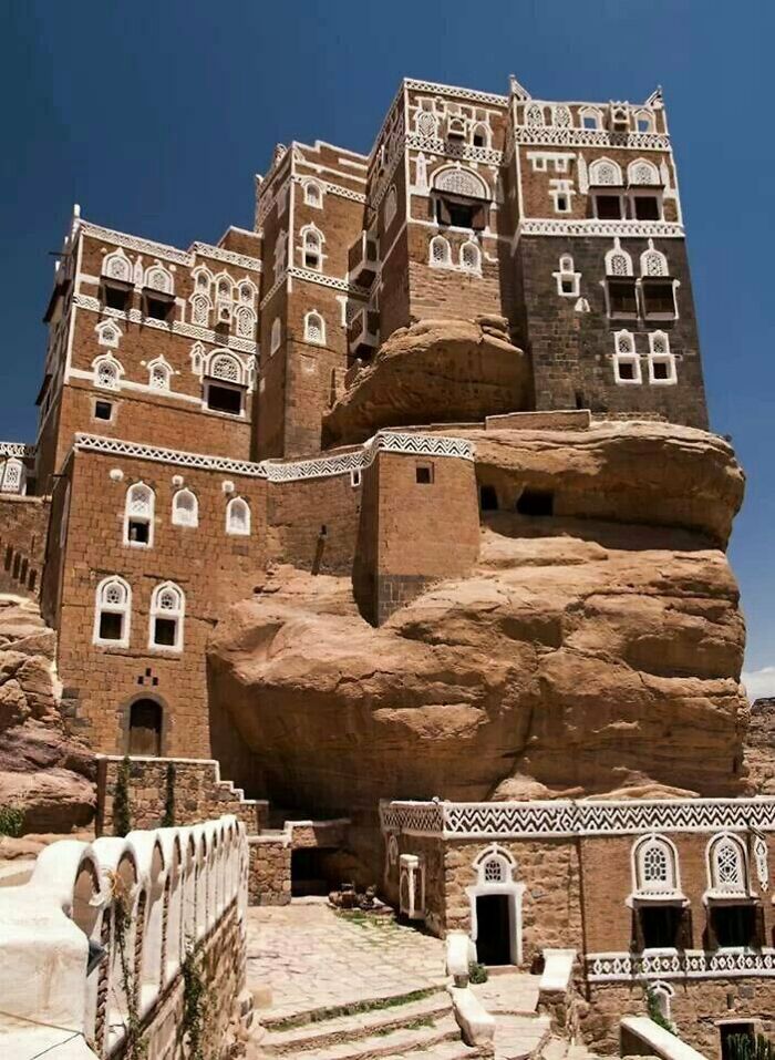 Unique Buildings cool architecture - dar al hajar (rock palace) - www. 68 g 2008001600D