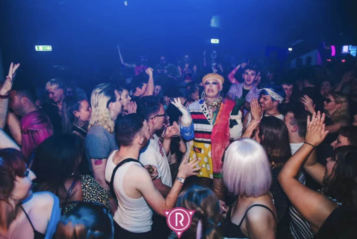 chaotic nightclub photos - crowd -