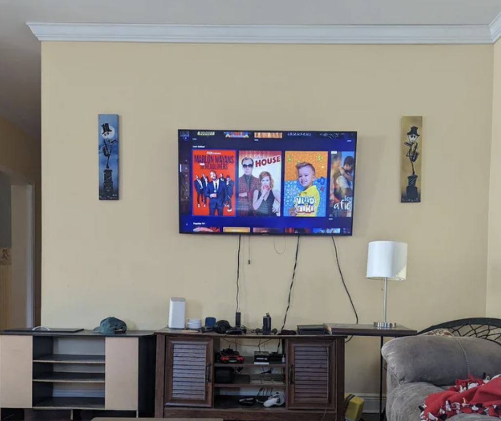 TVs that are too high - wall - Ador Ana Seba Arlen Wayens House Chin Thir