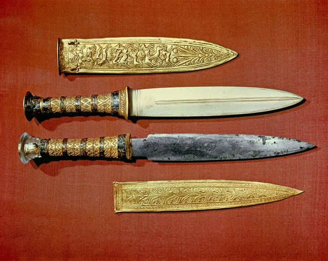 ancient artifacts - archaeology - tutankhamon knife