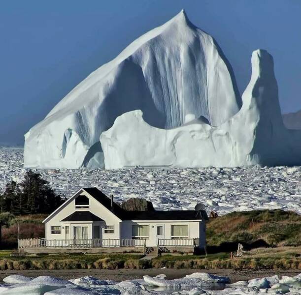 cool random photos - iceberg twillingate nl