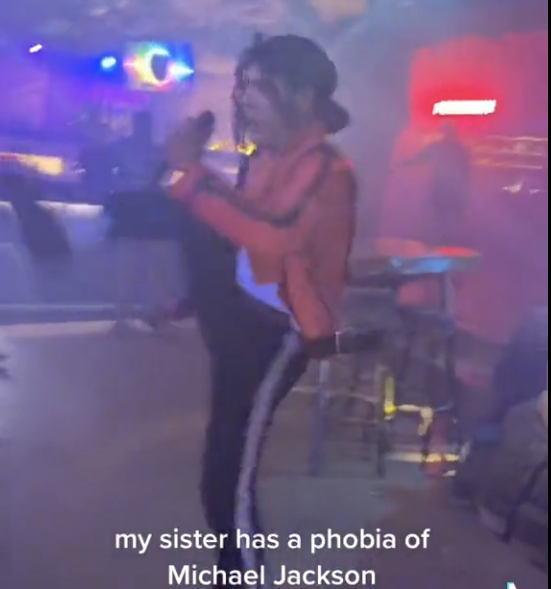 Chaotic Nightclub Photos - performance - my sister has a phobia of Michael Jackson