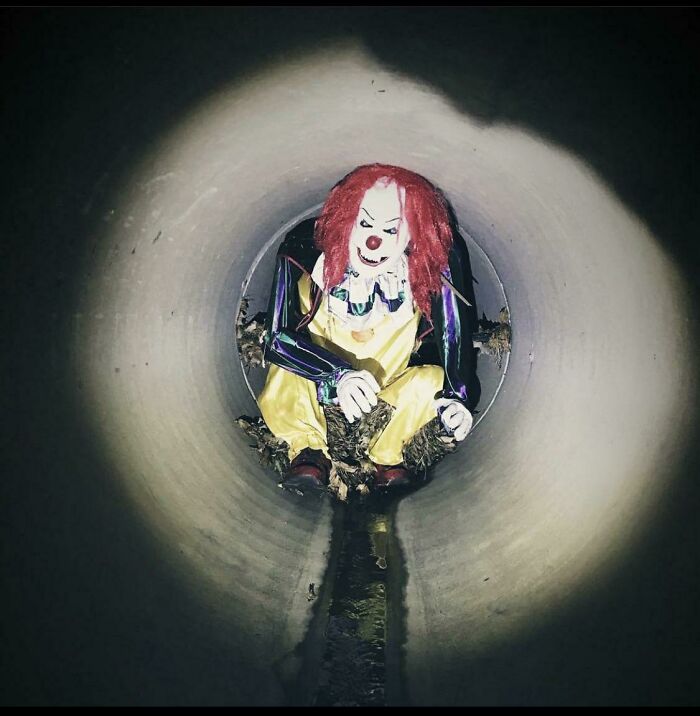 WTF Wednesday creepy pics - clown in pipe
