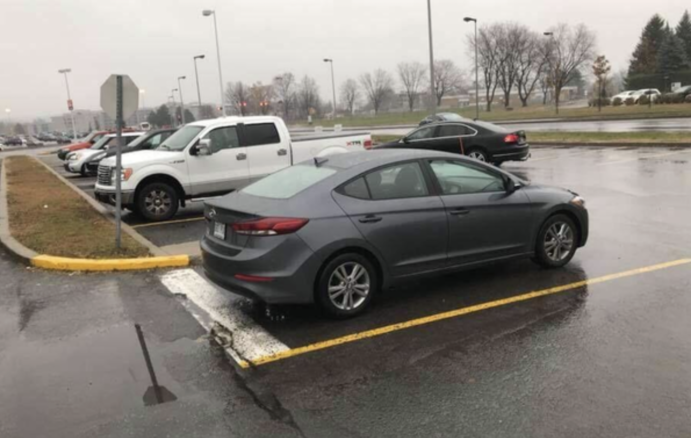 Fails and facepalms - bad parking jobs