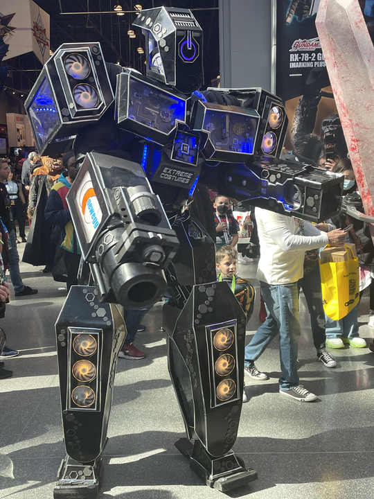 New York Comic Con Cosplay - car - Well Roul wwwww.. Hould Chatere Amo Rx7826 Marking P