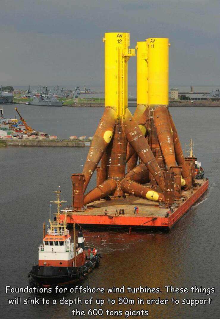 cool random pics for your daily dose - tripod offshore - Av 12 Av 11 Foundations for offshore wind turbines. These things will sink to a depth of up to 50m in order to support the 600 tons giants