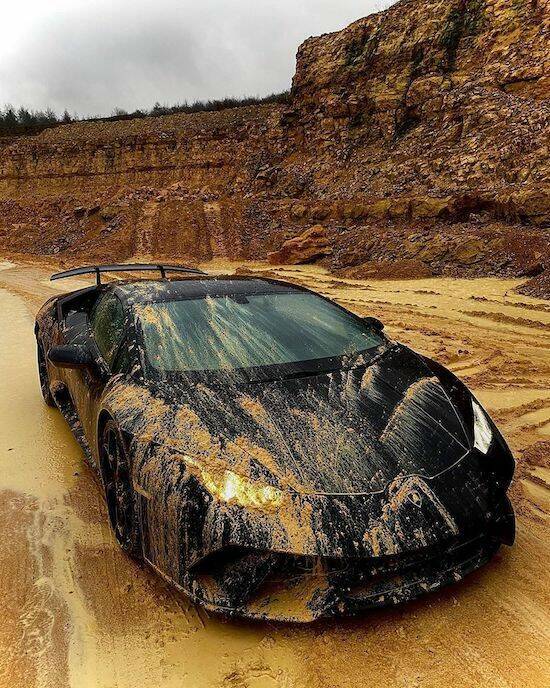 daily dose of pics - dirty huracan