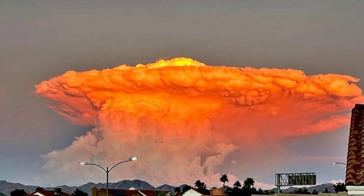 monday morning randomness - las vegas mushroom cloud 2022