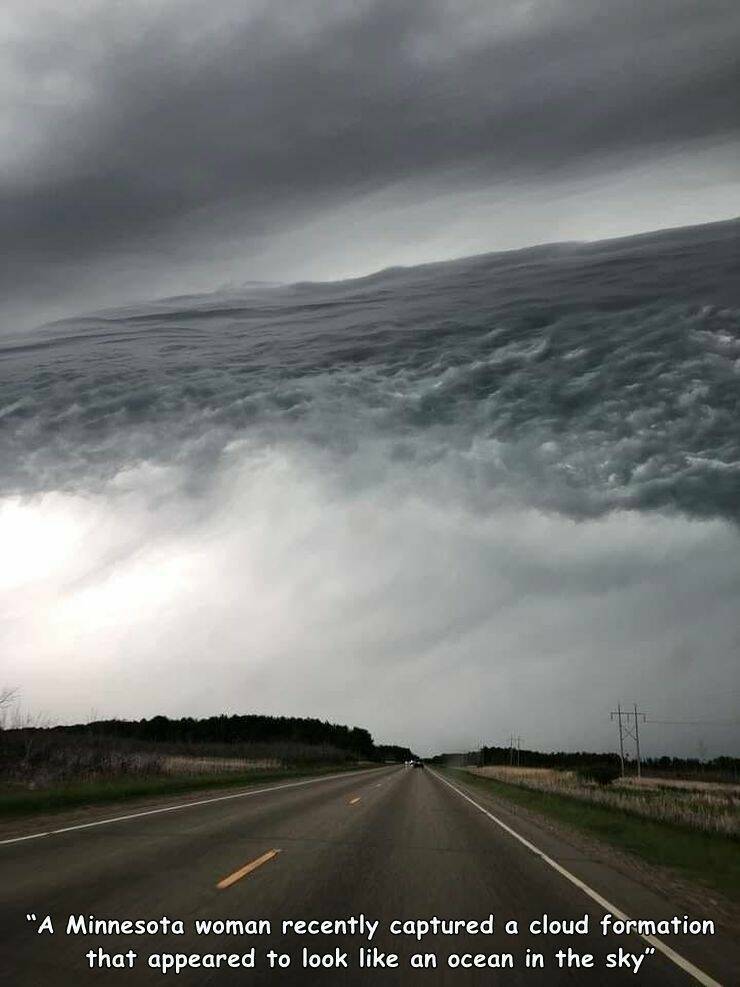 daily dose of random pics - theresa lucas minnesota - "A Minnesota woman recently captured a cloud formation that appeared to look an ocean in the sky"