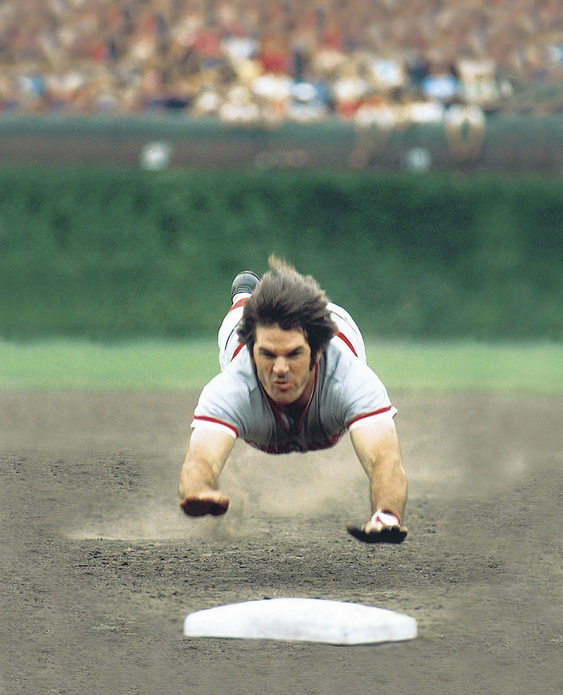 Most iconic fascinating sports photos - pete rose slide