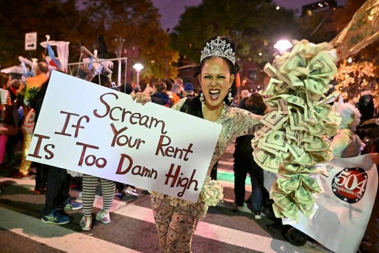 cool pics and funny photos - protest - Scream If Your Rent Is Too Damn High 504 Deaseratie C