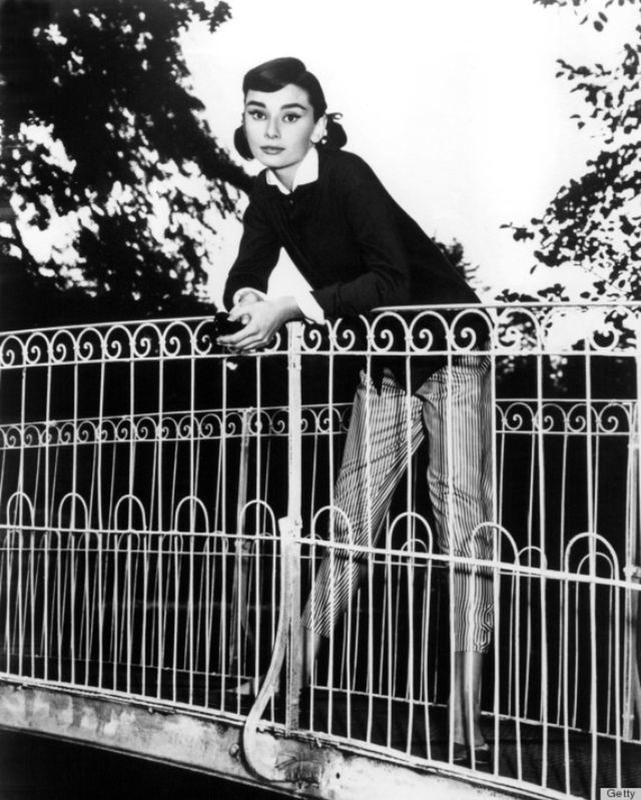 Audrey Hepburn Historical Photos - audrey hepburn poses - Key 73046